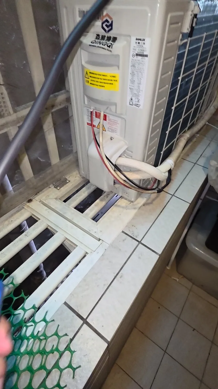 冷氣室外機安裝後運轉檢測現場